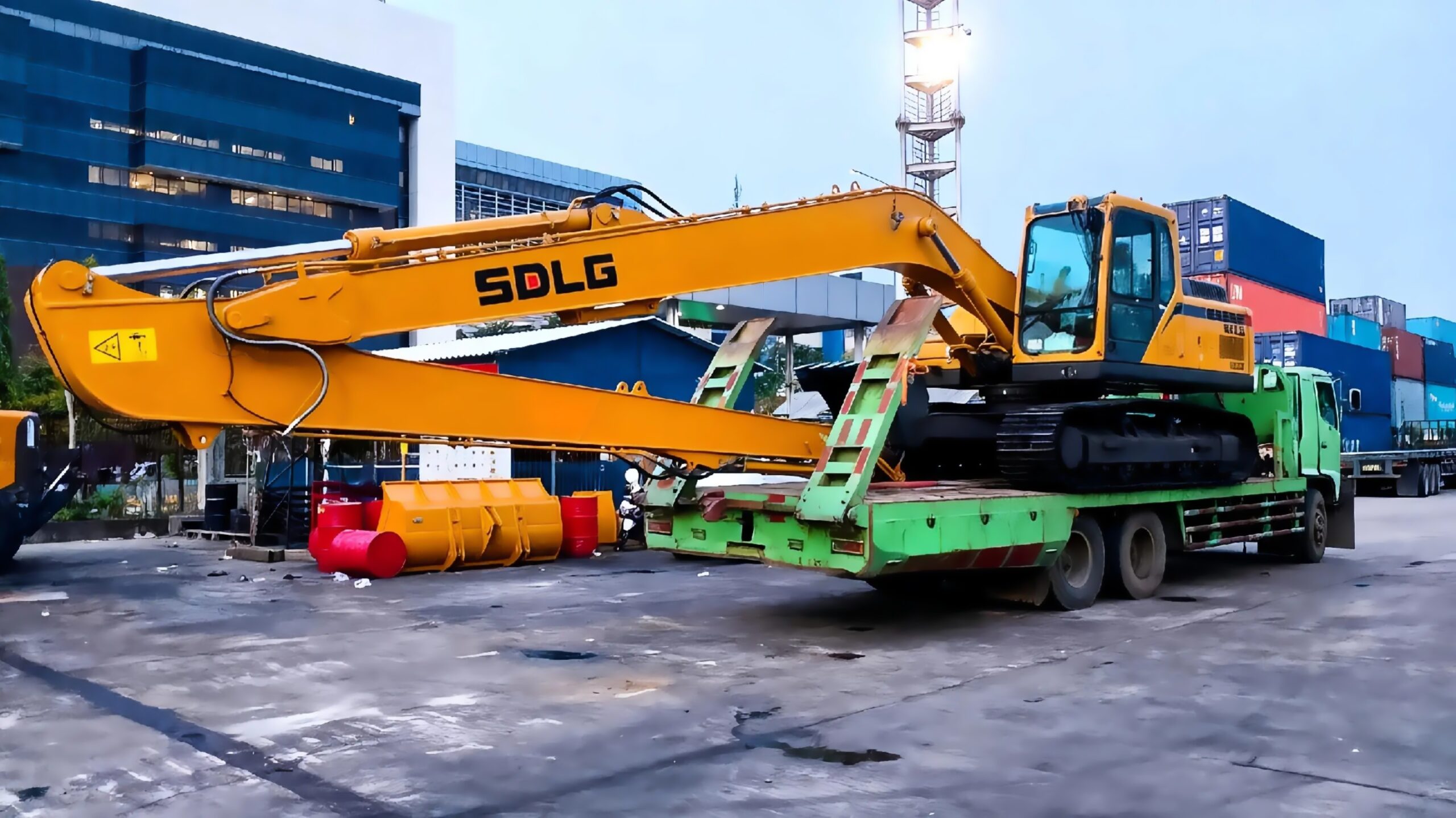 Lancar Jaya Trucking Background