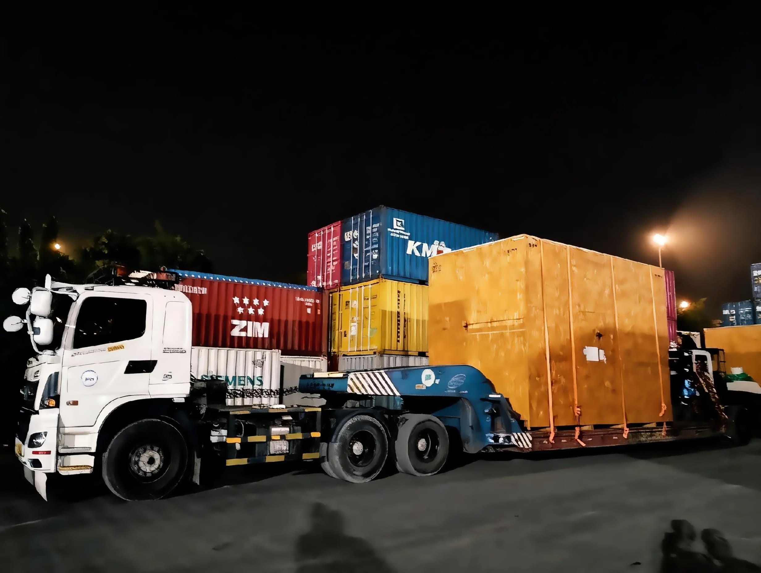 Lancar Jaya Trucking Trailer